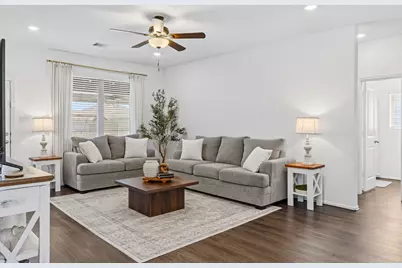 7106 Hillside Avenue, Mont Belvieu, TX 77523 - Photo 9