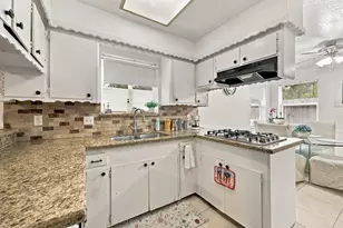 12318 Vanderheath Dr, Houston, TX 77031 - Photo 11