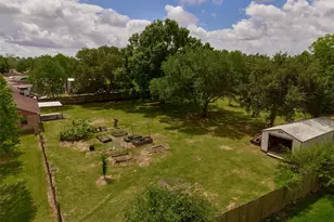3979 County Rd 962B, Alvin, TX 77511 - Photo 35