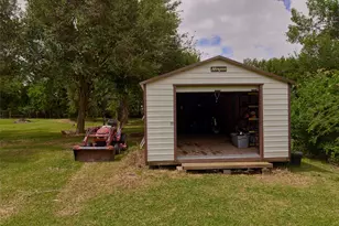 3979 County Rd 962B, Alvin, TX 77511 - Photo 37