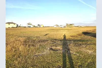 1 Mockingbird Lane, Anahuac, TX 77514 - Photo 3