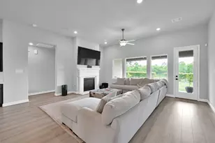 10102 Seaside Alder Dr, Conroe, TX 77385 - Photo 5