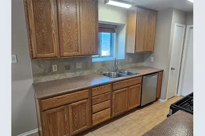 1009 Canyon Springs Drive, La Porte, TX 77571 - Photo 5