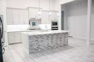 2001 Sadtler Ridge Cir, La Porte, TX 77571 - Photo 3