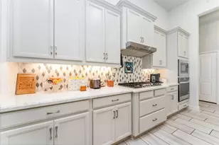 2001 Sadtler Ridge Cir, La Porte, TX 77571 - Photo 11