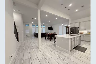 2001 Sadtler Ridge Circle, La Porte, TX 77571 - Photo 5