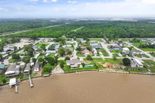 2431 Bay Oaks Harbor Dr, Baytown, TX 77523 - Photo 31