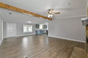 2431 Bay Oaks Harbor Dr, Baytown, TX 77523 - Photo 5