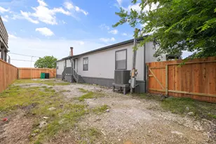 2431 Bay Oaks Harbor Dr, Baytown, TX 77523 - Photo 29