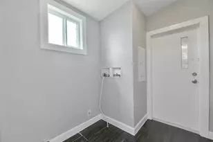 2431 Bay Oaks Harbor Dr, Baytown, TX 77523 - Photo 27
