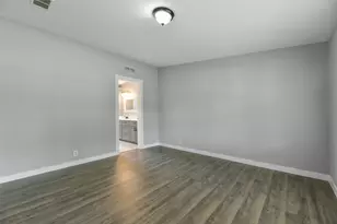 2431 Bay Oaks Harbor Dr, Baytown, TX 77523 - Photo 15