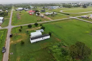 513 Mulberry St, Matagorda, TX 77414 - Photo 3
