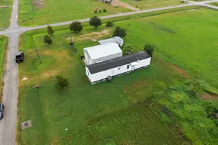 513 Mulberry St, Matagorda, TX 77414 - Photo 25