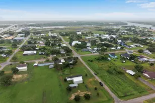 513 Mulberry St, Matagorda, TX 77414 - Photo 35