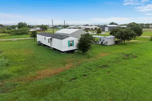 513 Mulberry St, Matagorda, TX 77414 - Photo 41