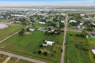 513 Mulberry St, Matagorda, TX 77414 - Photo 37