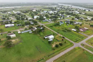 513 Mulberry St, Matagorda, TX 77414 - Photo 33