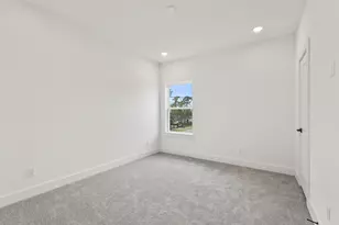 241 Rebecca St, Houston, TX 77022 - Photo 19