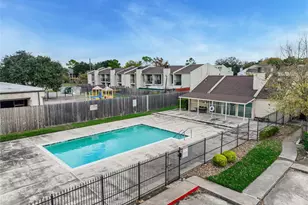 10075 Westpark Dr, Houston, TX 77042 - Photo 23