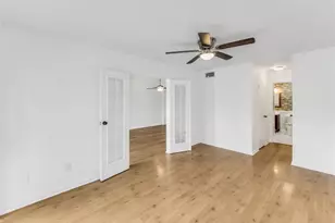 10075 Westpark Dr, Houston, TX 77042 - Photo 11