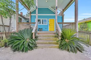 2909 Avenue R, Galveston, TX 77550 - Photo 3