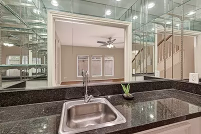 2413 Potomac Drive #D, Houston, TX 77057 - Photo 7