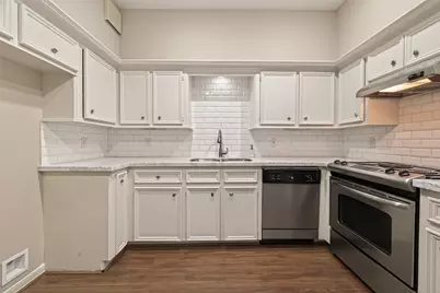 2413 Potomac Drive #D, Houston, TX 77057 - Photo 11