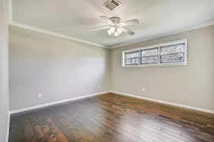 304 Chester Dr, Friendswood, TX 77546 - Photo 23