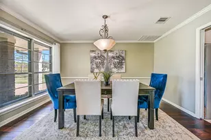 304 Chester Dr, Friendswood, TX 77546 - Photo 11