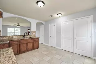 10022 Raymondville Rd, Houston, TX 77093 - Photo 17