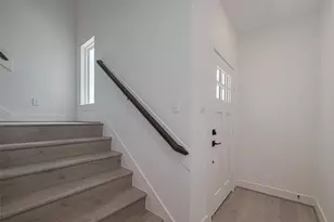 1350 W 24th St, Houston, TX 77008 - Photo 5