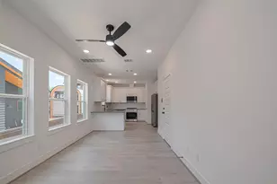 1350 W 24th St, Houston, TX 77008 - Photo 9