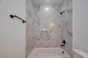 1350 W 24th St, Houston, TX 77008 - Photo 23