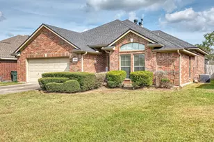 5710 Lori Ln, Beaumont, TX 77713 - Photo 3