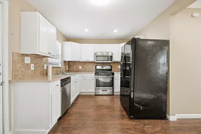 2102 N Galveston Avenue, Pearland, TX 77581 - Photo 5