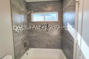 5515 Dawnington Pl, Sugar Land, TX 77479 - Photo 33