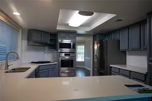 2019 Braesmeadow Ln, Sugar Land, TX 77479 - Photo 3