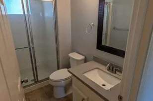 2019 Braesmeadow Ln, Sugar Land, TX 77479 - Photo 5