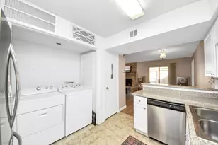 10555 Turtlewood Ct, Houston, TX 77072 - Photo 11