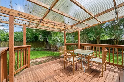 2044 Des Jardines Street, Houston, TX 77023 - Photo 21