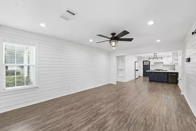 2044 Des Jardines Street, Houston, TX 77023 - Photo 7