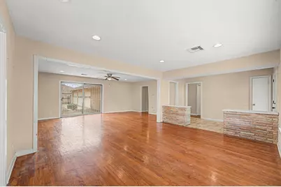 8103 Glen Vista Street, Houston, TX 77061 - Photo 9