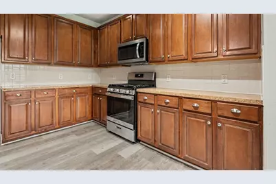 8410 Piping Rock, Baytown, TX 77523 - Photo 9