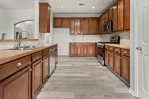 8410 Piping Rock, Baytown, TX 77523 - Photo 7