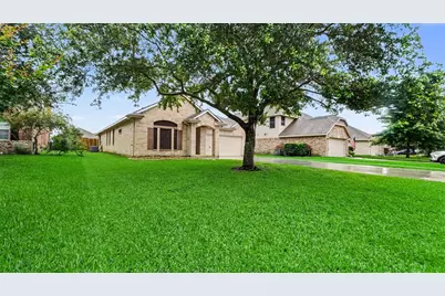 8410 Piping Rock, Baytown, TX 77523 - Photo 3