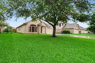 8410 Piping Rock, Baytown, TX 77523 - Photo 3