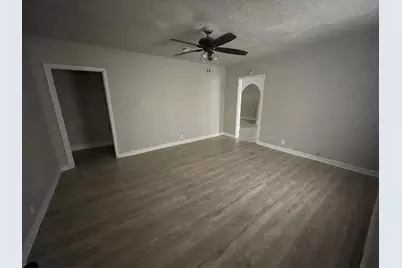 5229 Rue Street, Houston, TX 77033 - Photo 3