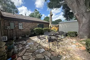 15715 Mill Point Dr, Houston, TX 77059 - Photo 23