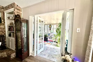 15715 Mill Point Dr, Houston, TX 77059 - Photo 17
