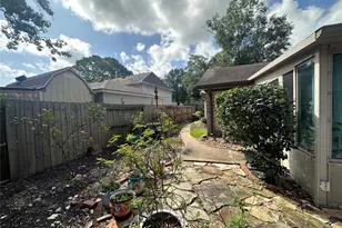 15715 Mill Point Dr, Houston, TX 77059 - Photo 25
